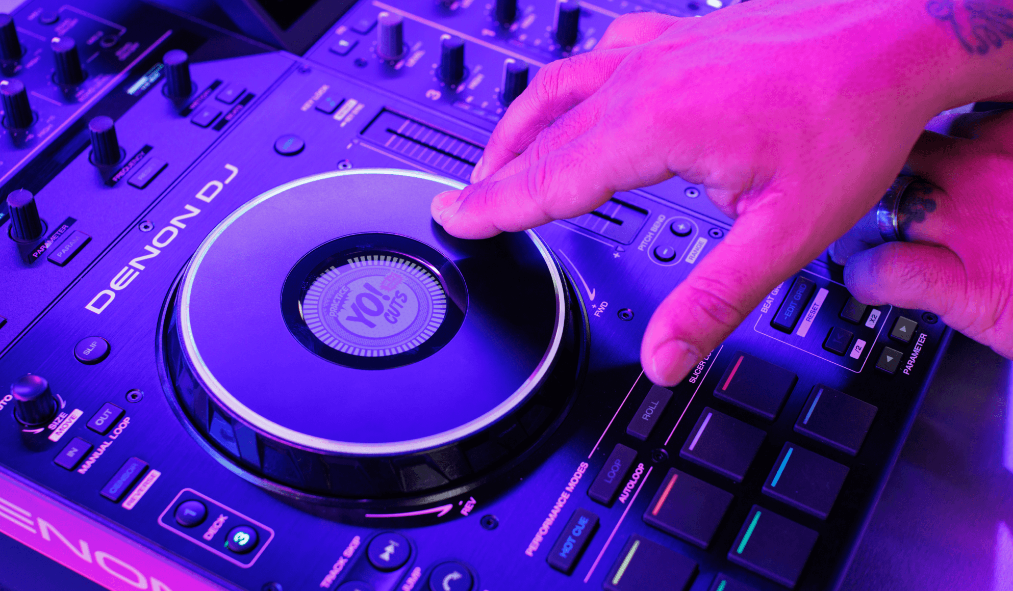Denon DJ PRIME4XUS Prime 4 4-Deck Standalone DJ System with 10-inch  Touchcreen