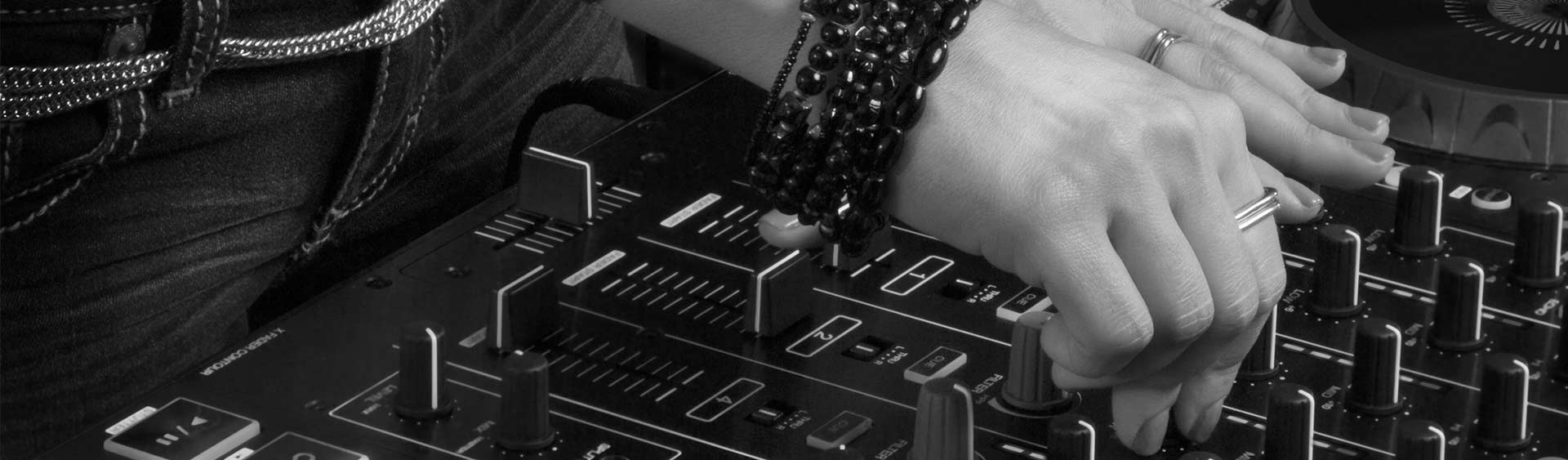 DJ Controllers DJ Controllers